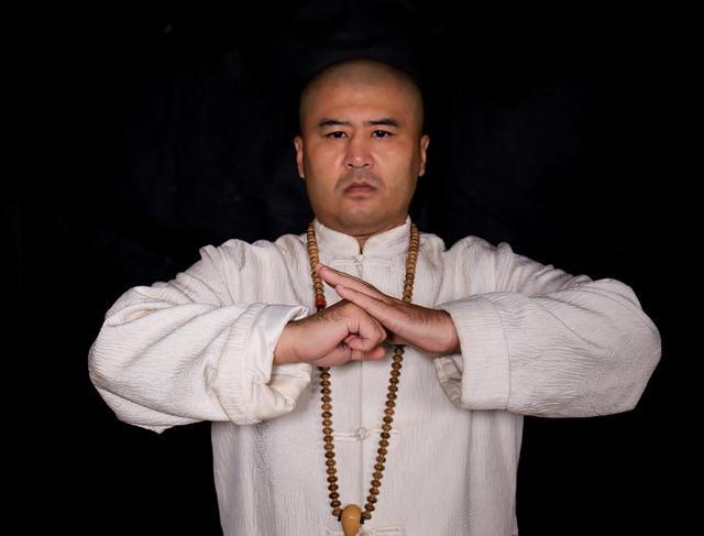 [武僧一龙]太极雷雷炮轰武僧一龙：你算什么东西？被二狗保镖耍，不配和我打