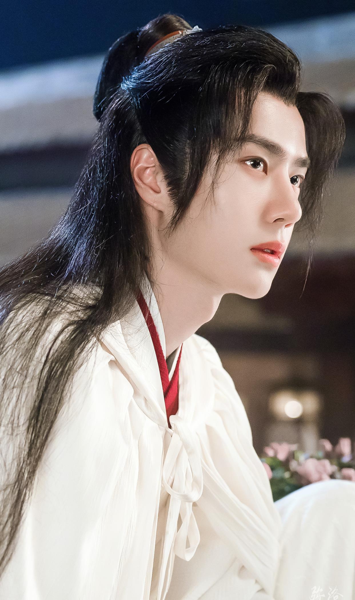 王一博▲横店鹰眼王一博退场了！端王殿下将登场！一博杀青快乐！有翡必爆