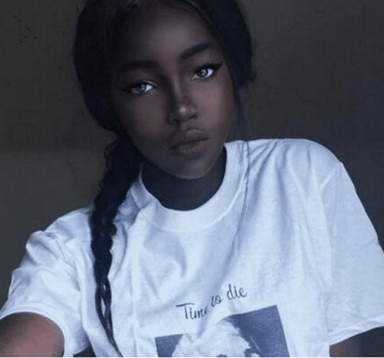 女孩|还记得那个黑成炭,因长得太美被富豪追求的黑美人吗?后来怎样?