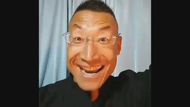 奥利|奥利给大叔接广告了？换上正装差点认不出，正能量背后故事显辛酸