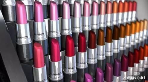 [口红]“大牌口红”与“平价口红”有什么区别？可能中间隔了一个阿玛尼