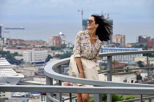 『』“我有套两百多万的房子,你来装修”“婚前的财产,你自己装修”