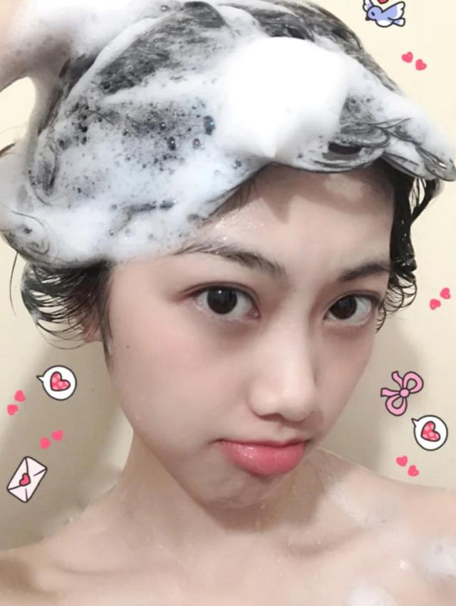 『洗发水』李佳琦晒出\国宝级\洗发水，高露：用了5年，黄圣依：平价香奈儿