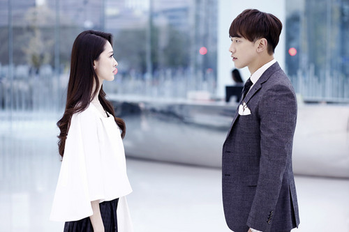 桃花劫：5月末，芳草幽香，天高云淡，与前任重归于好的星座