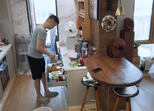杨子姗|难怪杨子姗家的厨房干净的像样板间，看她和丈夫的饮食习惯，服了