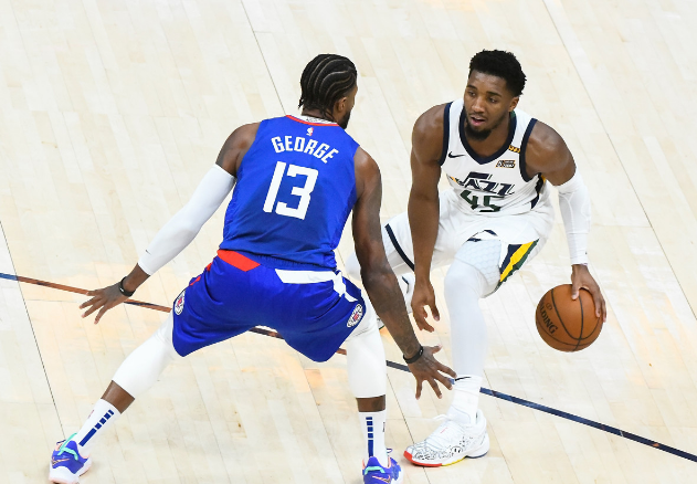 快船队|大爆冷!快船跌下联盟第一,卡椒空砍45+24+13,康利打疯了