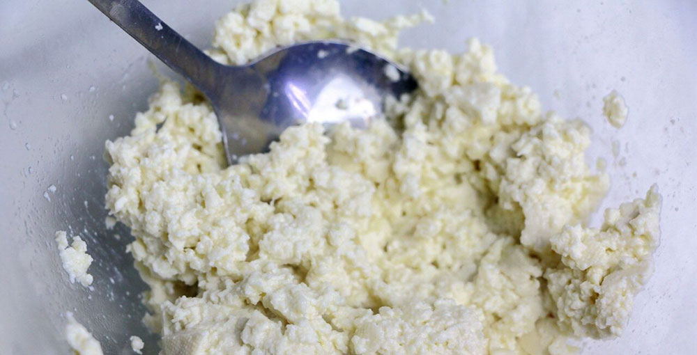 玉米：减肥期随便吃的玉米面小丸子，做法特简单，少油少盐，健康助减肥