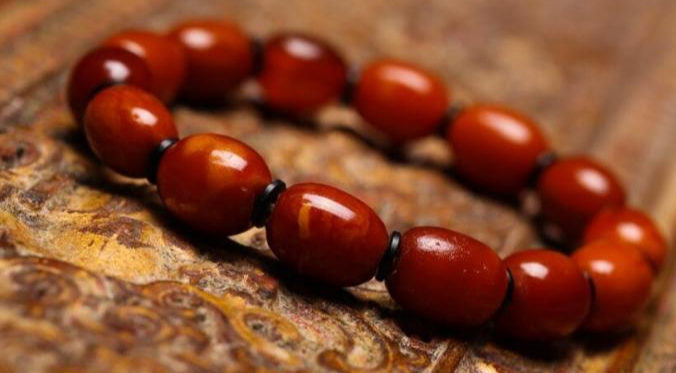 蜜蜡|四种没钱你不要买的文玩手串,贪便宜肯定吃大亏