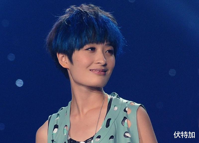 #演唱会#人群不能聚集！曾轶可办新型演唱会——线上表演！