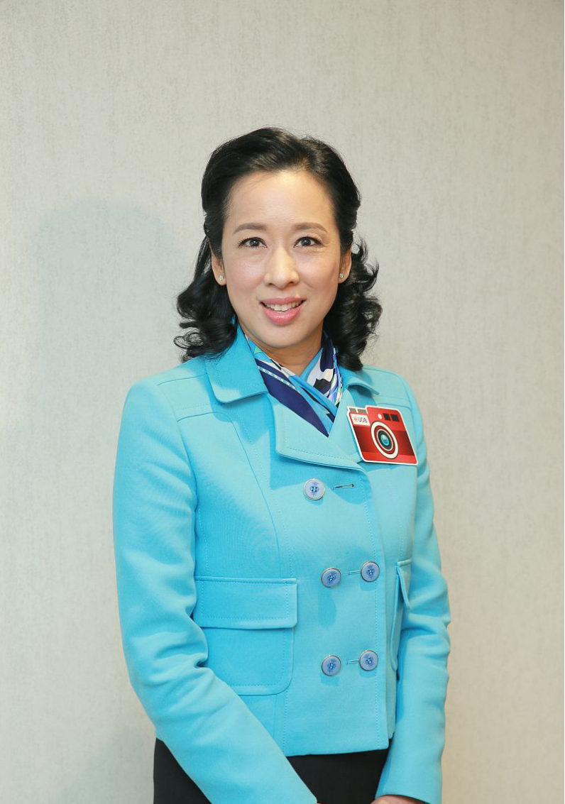 穿衣搭配|朱玲玲随便站着都有名媛范，一身显年纪打扮，也能穿出时髦高级感