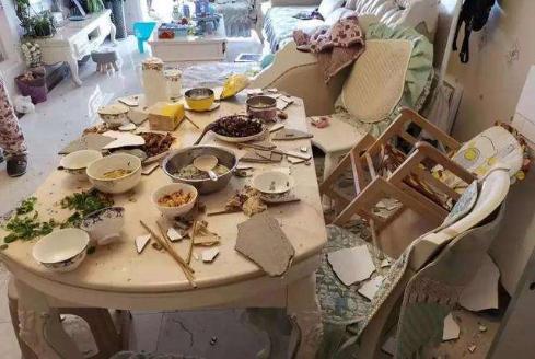 近40斤重抹灰层脱落，砸伤2人，装修公司认为并没有责任！