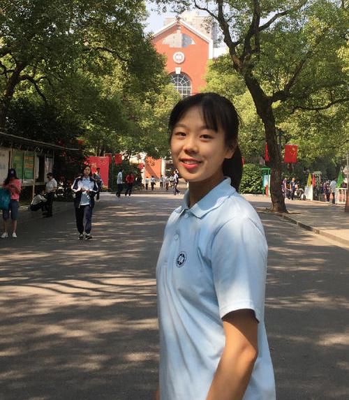 大学|高考后跳“一字马”的那位女生，考入了哪所大学？已经问出来了