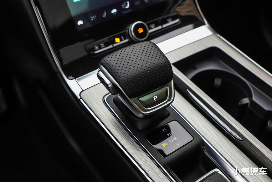 「荣威RX5」CS75 PLUS“终结者”来了，比Q3帅气，一身黑科技，关键免费保养