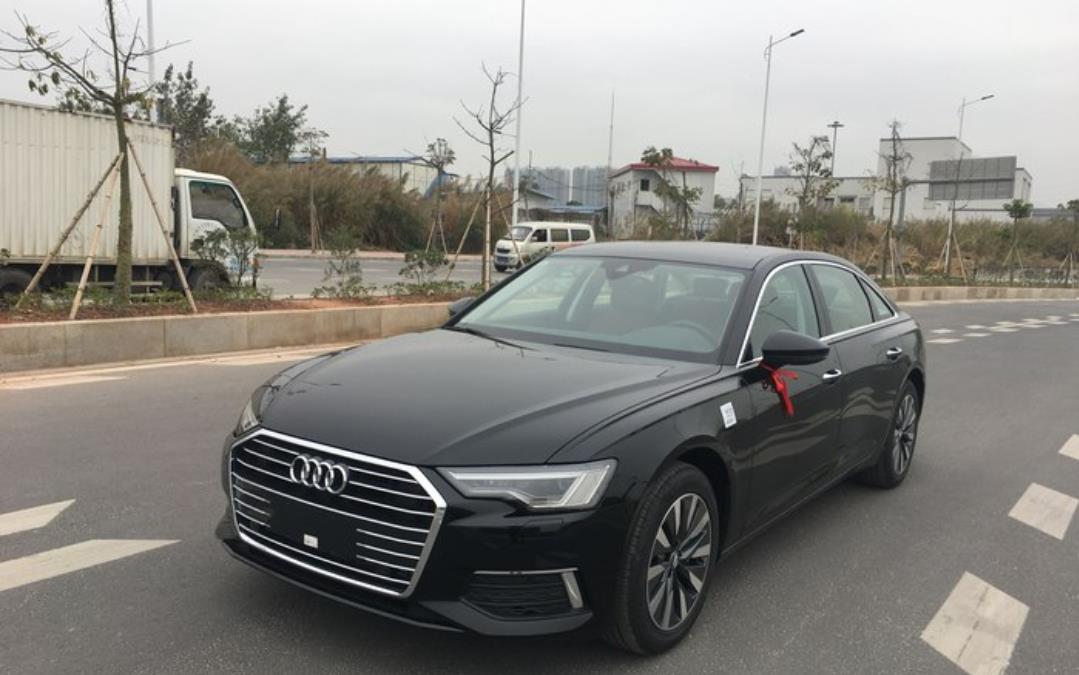 #奥迪A6L#喜提奥迪A6L 45TFSI臻选致雅型，车主：内饰满意，这个价格怎么样