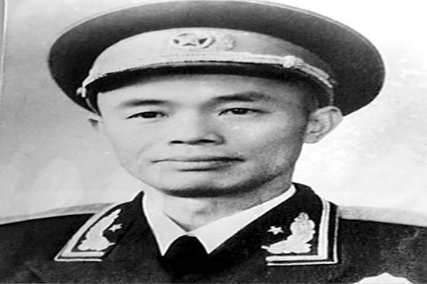 『解放战争』解放战争时期一个纵队有多少人，纵队司令属于什么级别？