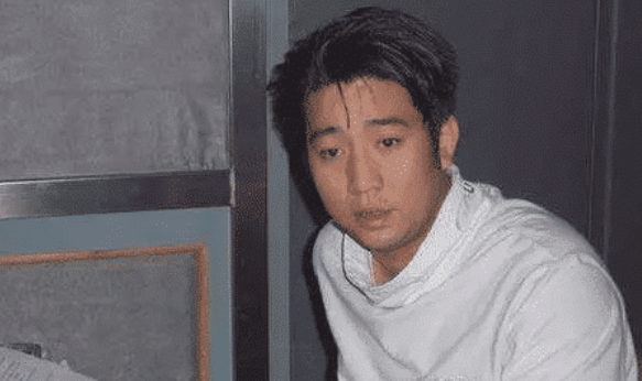 [蒋勤勤]跟蒋勤勤相恋5年，分手后查出癌症年仅47岁，离世时蒋勤勤哭到崩溃