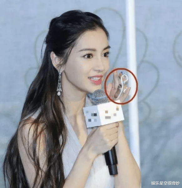 [Angelababy]谁还记得《跑男》“大黑球”事件？杨颖无名指永久损伤，粉丝心疼不已