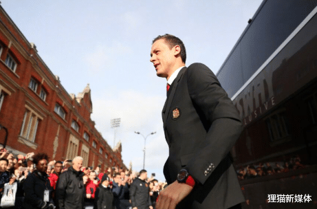 曼联|曼联转会消息滚动：桑乔后还有豪购，英超最强锋霸、法甲顶级妖卫全收