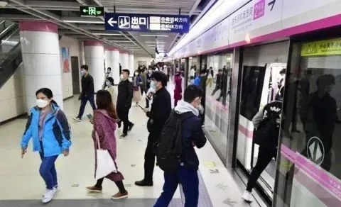 「美国」又闯下大祸！美国将面临死亡高峰期，特朗普丑恶嘴脸再度被揭露