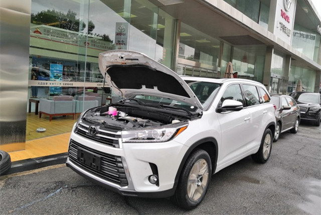 红旗h9|被国人捧红，入华十年仍是爆款，2.0T+四驱带七座，还标配8气囊