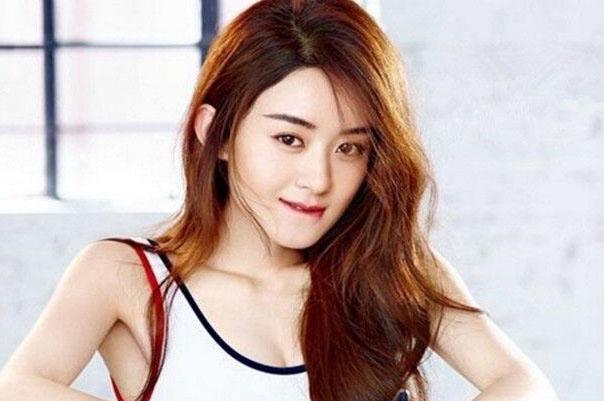 冯绍峰|与倪妮交往3年后，冯绍峰转身就娶了赵丽颖，原因真的很简单