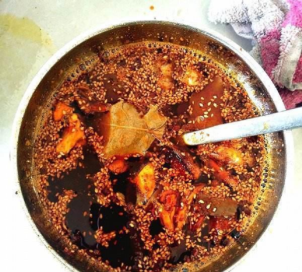 「下酒菜」熬制红油配方技巧，合理的运用这4款香料，成品香味浓郁、色泽红亮