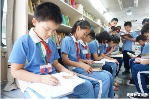 「温儒敏」陕师大教授痛批温儒敏，家长点赞，教师认同：说到心坎里了！