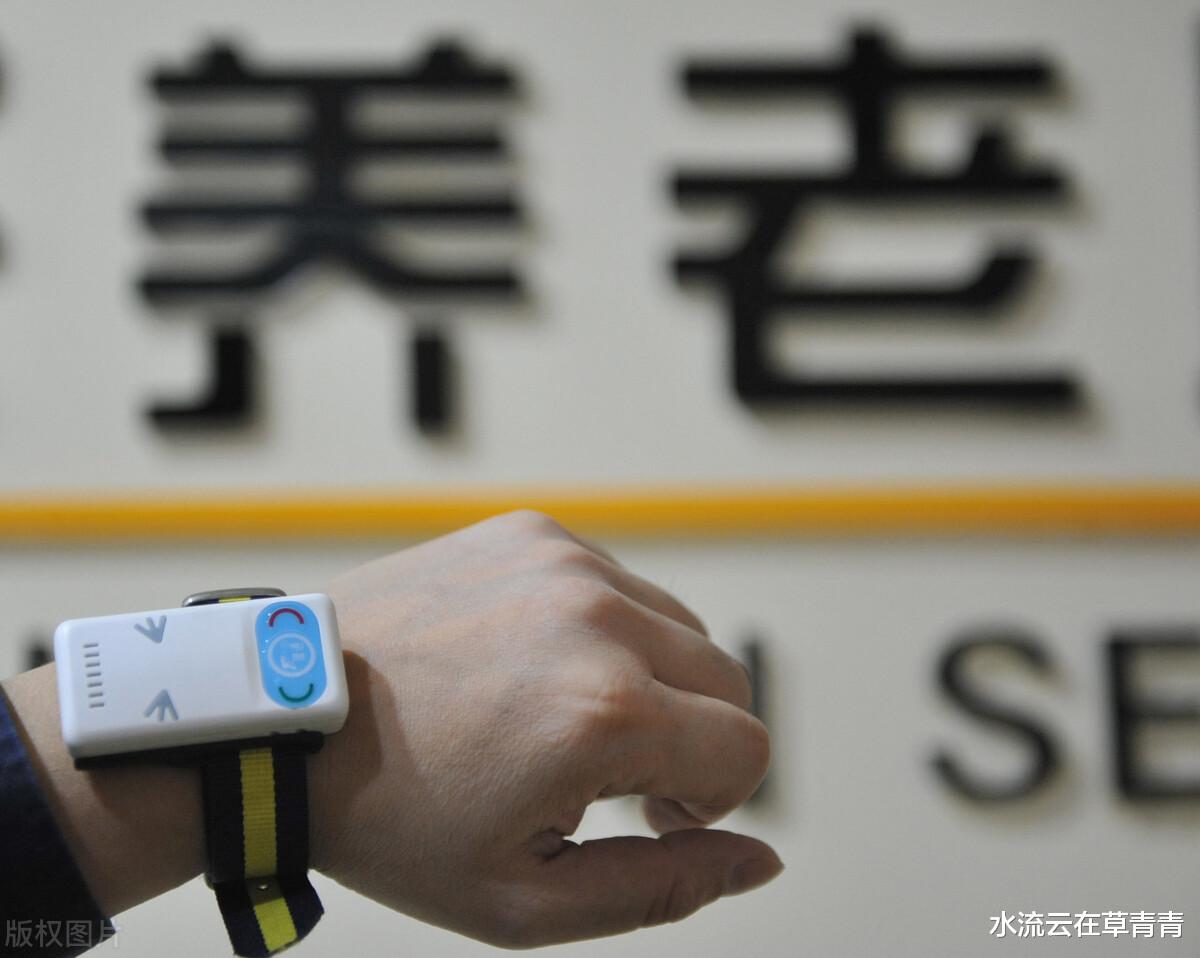 医疗费|父母的医疗费用,兄弟姐妹应该平摊,还是家庭条件好的应该多出点