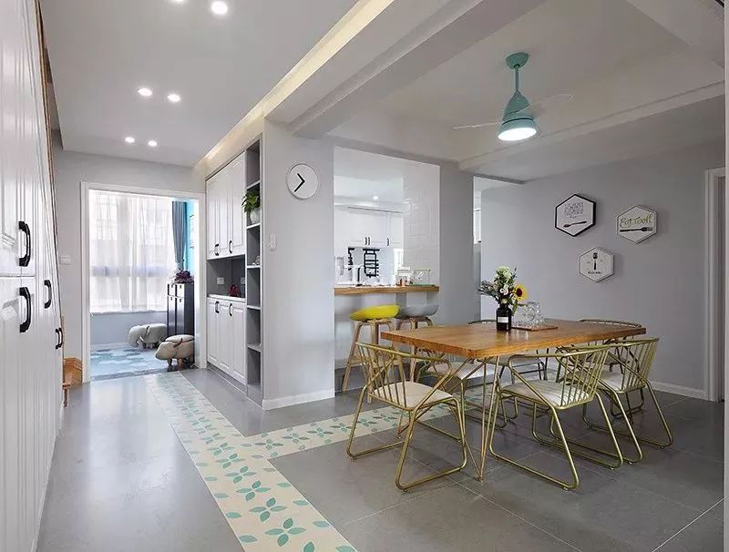 ▲狭小的玄关、过道,照着这样做吊顶,让你家更大气有层次感!