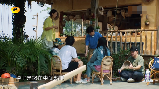 「周迅」周迅临走还给观众留下话柄，沙溢也没能逃过，陶虹的反应太过真实