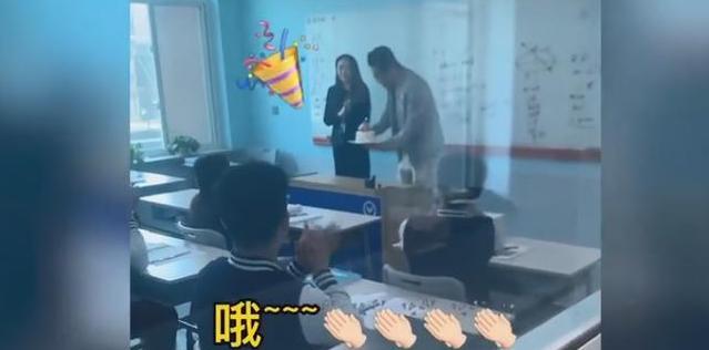 「华亭」校长钓鱼执法,谎称老师生日实为没收手机,你怎么看?