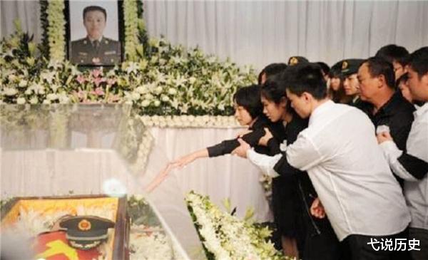 弋说历史|这个女子有何特殊之处？31岁才被特招入伍，直接被授予少校警衔