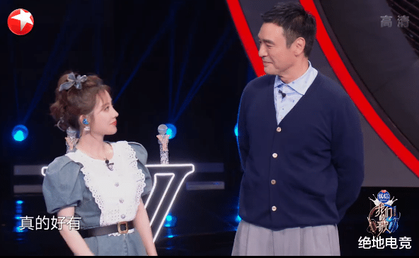 冯提莫|冯提莫再登热搜榜，终与乐坛前辈结识，未来的路将轻松许多！
