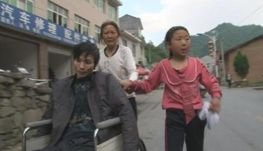 刘思琦|《变形计》16岁巨婴刘思琦，3年后就成设计师，她让这节目漏了怯