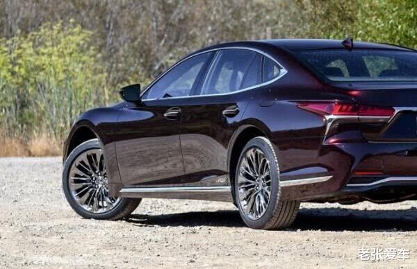 『雷克萨斯LS』丰田最骄傲的车，车重2.3吨5秒破百，可惜上市连跌12万，仍没人识