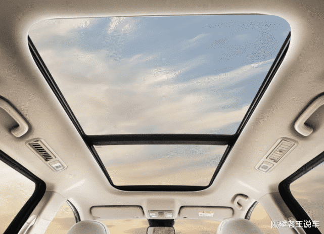 「长安欧尚」仅售7.68万，档次不输别克GL8，178匹+双电滑门，关键自带双人床