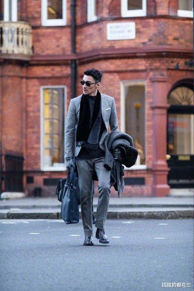 [胡兵]同父同母不同命，弟弟一个衣帽间两个亿，哥哥却在狱中吃牢饭