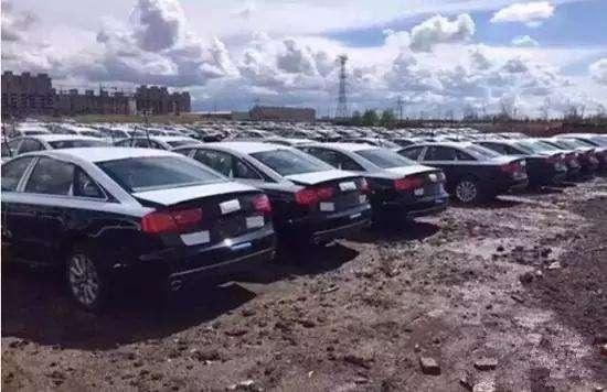 奥迪A6▲大量奥迪A6库存成灾卖不动？6万一辆都没人要，车贩：价格可以谈