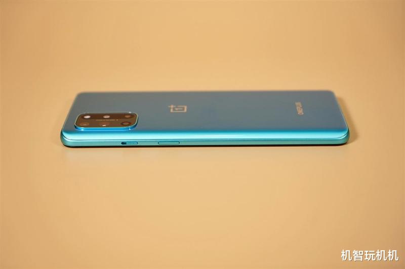 |3399惊喜价！一加8T发布：最强直屏+65W快充猛击小米！