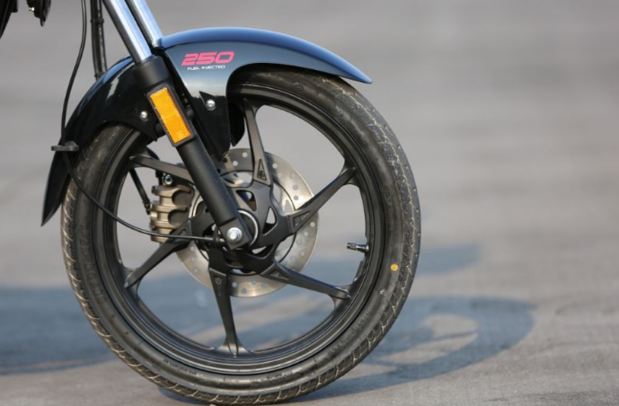 SUV|豪江打破价格底线,前后碟刹配CBS,国四电喷12.5kW,续航500公里