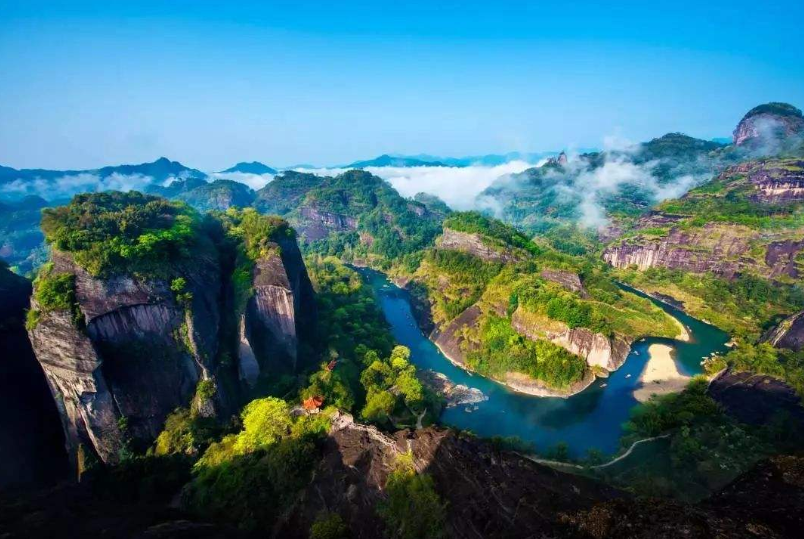 【】中国十大名山，此生必要，打卡一个！