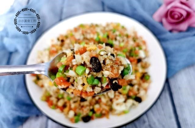 炒饭▲闺蜜用它代替主食,一周瘦了5斤,低脂又饱腹,衣服降到S码