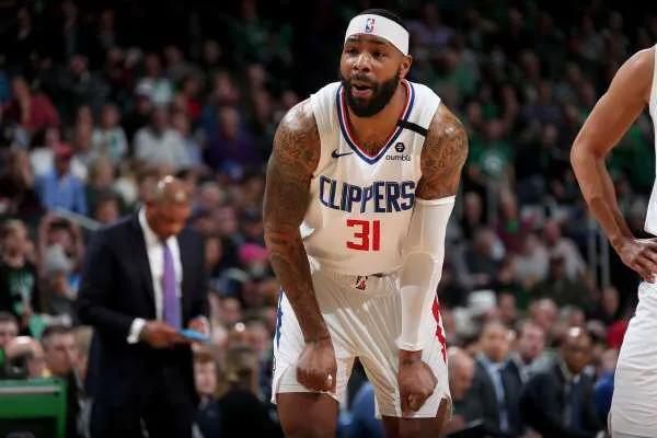 湖人队|放弃联手伦纳德！名记：小莫里斯考虑中产合同，辅佐詹姆斯双赢