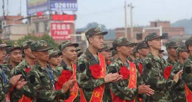 新兵|新兵入伍时，却发现农村兵越来越少，这是什么情况？原因让人深思