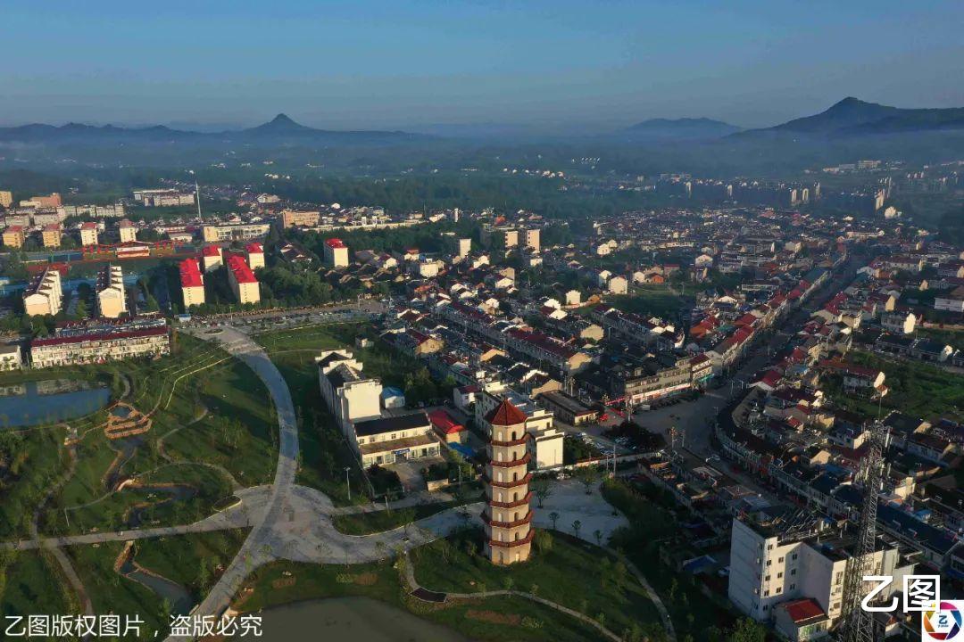 本科线|亚洲最大高考工厂发喜报，一万余人达本科线，一年的苦熬没白费