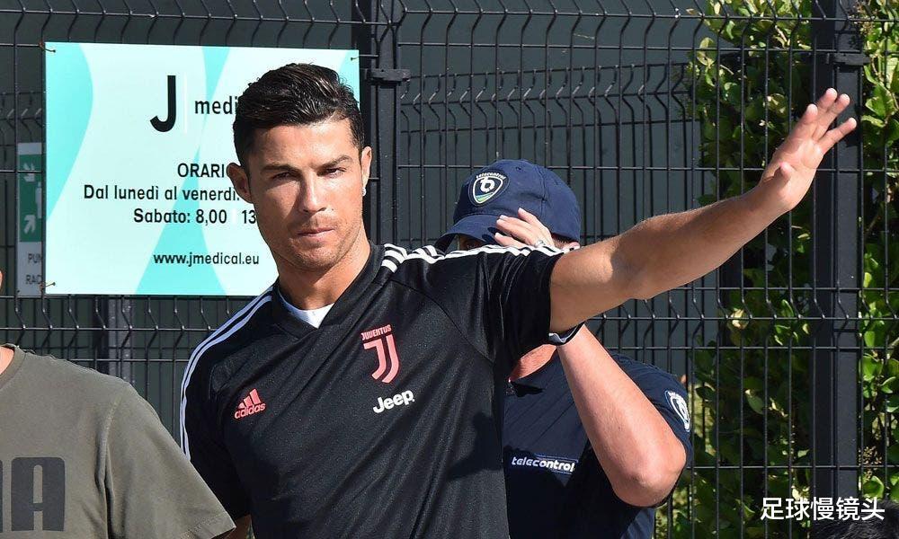 C罗@重磅！曝巴黎为C罗开合同，总裁联手1.8亿巨星=梅西坏消息