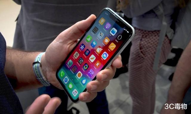 小米科技|iPhone用户买啥都比安卓用户贵是人傻钱多？网友：买不起就别用