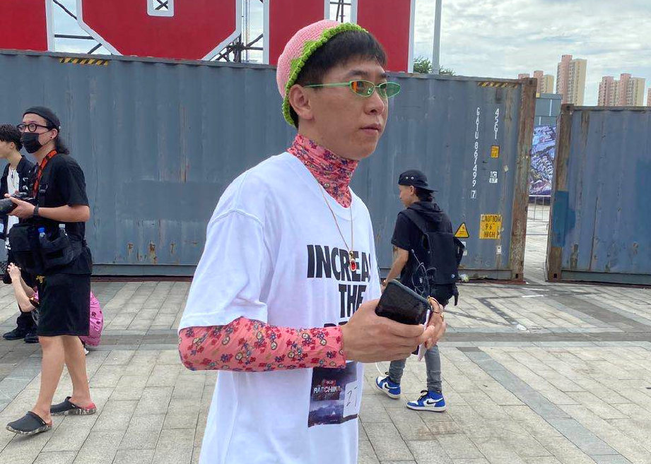 中国新说唱|《中国新说唱》开录,暴扣哥一身彩虹貂实力抢镜,录制规矩惹爆笑