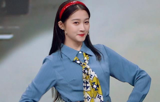 关晓彤▲当23岁关晓彤撞上37岁韩雪，两人都是才女，谁气质更好呢？