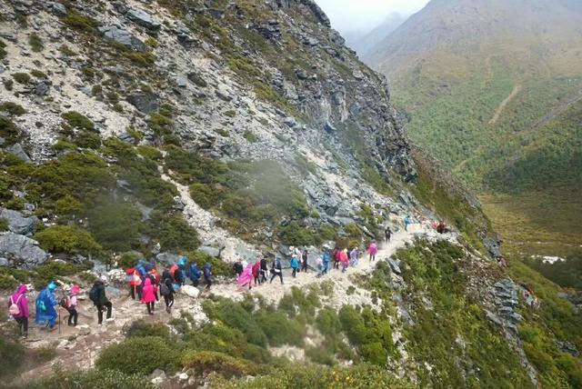 「稻城亚丁」稻城亚丁，一个去了会后悔的地方，我再也不会去